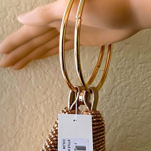 Elegant Prezzo Gold Bracelet Evening Bag New With Tags - Picture 3 of 16